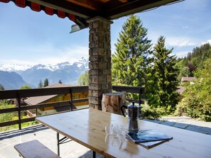 Outdoor dining - Chalet L'Escapade by Interhome (Villars)