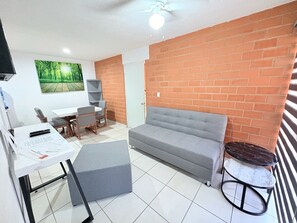 Classic Apartment, 3 Bedrooms, Kitchen | Private kitchen | Fridge, microwave, dishwasher, coffee/tea maker