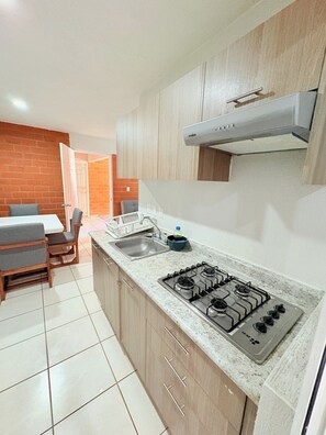 Classic Apartment, 3 Bedrooms, Kitchen | Private kitchen | Fridge, microwave, dishwasher, coffee/tea maker - Torre Federacion 602 Zona Centro Guadalajara (Guadalajara)
