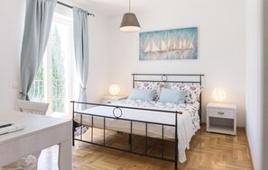 4 soverom, strykejern/-brett, reiseseng for barn og wi-fi (inkludert)