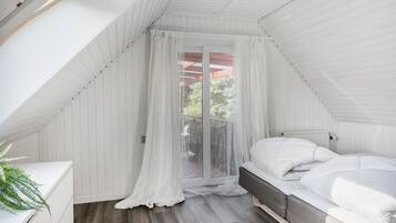 2 bedrooms, travel cot, free WiFi