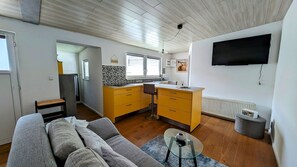 Fernseher, Stereoanlage