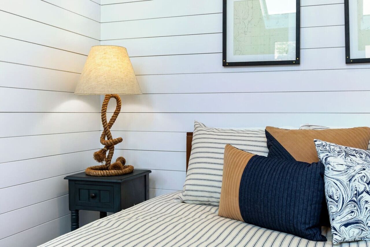 3 عدّة غرف نوم وسرير سفر وواي فاي وملاءات أسرّة