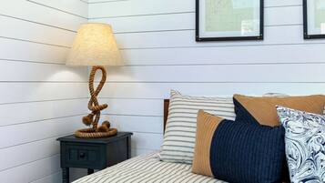 3 bedrooms, travel crib, WiFi, bed sheets