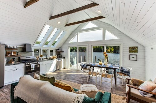 Dockside Dream | 4 mins to Mt Sunapee | Dock | VIEWS | Grill