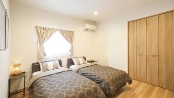 3 bedrooms, desk, free WiFi, bed sheets