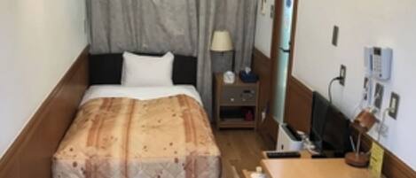 1 bedroom, desk, free WiFi, bed sheets