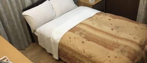 1 bedroom, desk, free WiFi, bed sheets