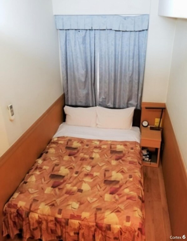 1 soverom, skrivebord, wi-fi (inkludert) og sengetøy