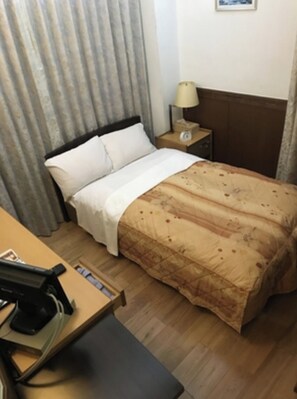1 habitación, escritorio, wifi gratis y ropa de cama 