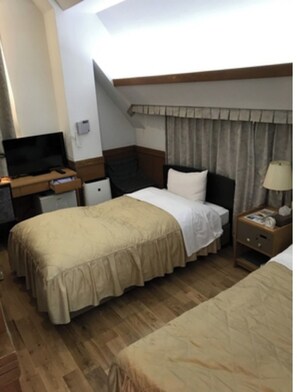 1 bedroom, desk, free WiFi, bed sheets - Nonsmoking Main building Twin room / Nakano-ku Tokyo (Nakano-ku)