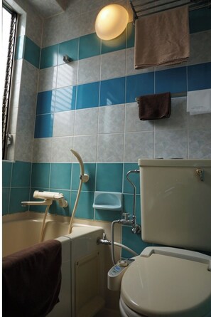 Hair dryer, towels