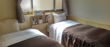 1 dormitori, escriptori, wifi gratuïta i roba de llit