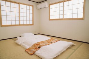 4 Schlafzimmer, Schreibtisch, Bügeleisen/Bügelbrett, kostenloses WLAN