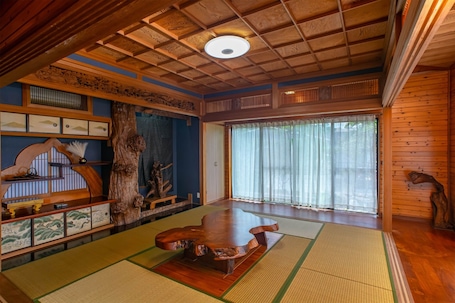 Interior. Kise A place to stay for large groups / Amami Kagoshima
