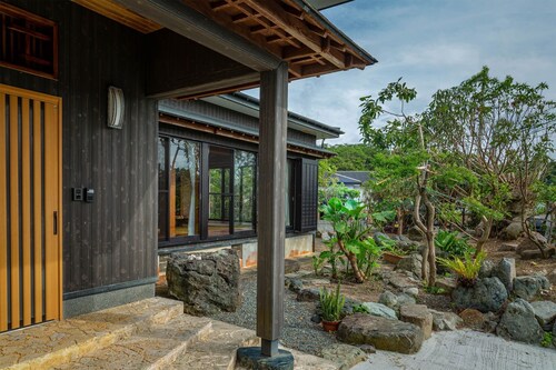 Kise A place to stay for large groups / Amami Kagoshima
