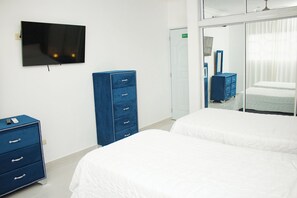 2 chambres, fer et planche à repasser, Wi-Fi, draps fournis