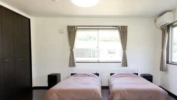 3 bedrooms, free WiFi, bed sheets