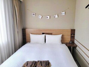 1 habitación, escritorio, tabla de planchar con plancha y wifi gratis 