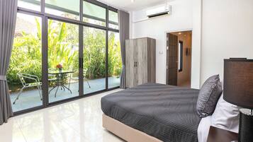 4 bedrooms, in-room safe, free WiFi