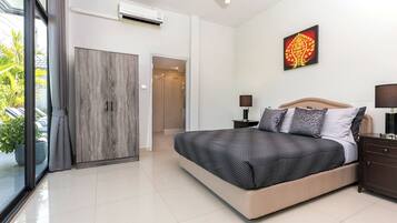 4 bedrooms, in-room safe, free WiFi