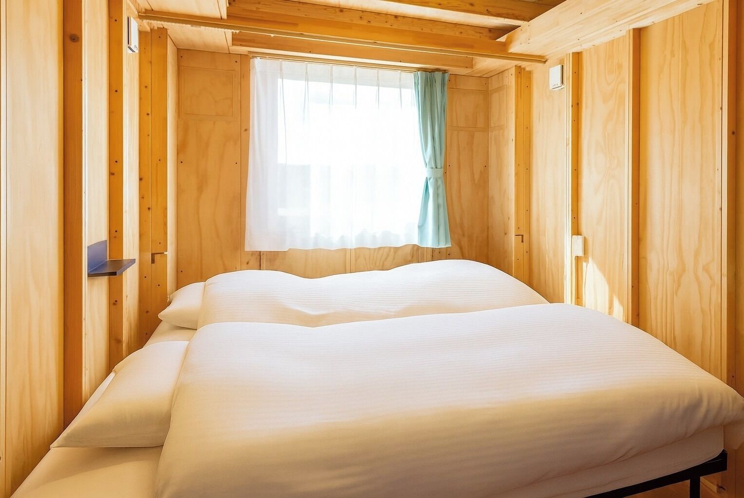 1 bedroom, desk, bed sheets