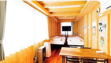 1 bedroom, desk, bed sheets