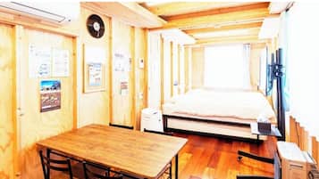 1 bedroom, desk, WiFi, bed sheets