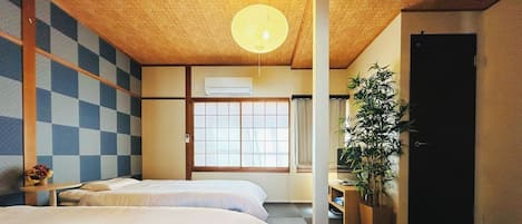 3 bedrooms, desk, iron/ironing board, free WiFi