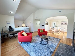 Living area - Stunning House in South SF (South San Francisco)