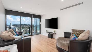 Apartment, 3 Bedrooms, Ocean View | Living area