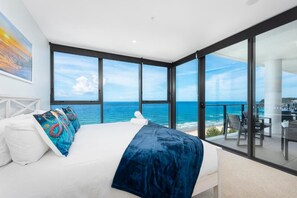 Apartment, 3 Bedrooms, Ocean View - Luxury 3 Bedroom Ocean View Apartment (Burleigh Heads)
