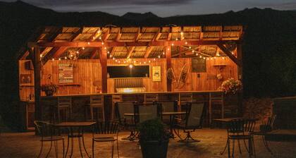 Backyard Dream - 25 from Park City- Hot tub, Theater Room, Sleeps 16