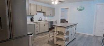 Newly Remodeled Grand Coastal Ranch, in the heart of Manteo, NC