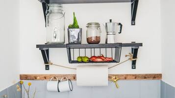 Fridge, oven, cookware/dishes/utensils