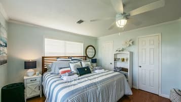 3 bedrooms, desk, iron/ironing board, travel cot