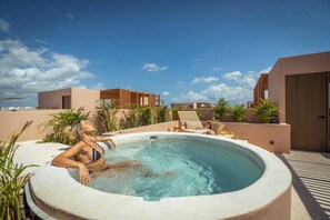Outdoor spa tub - Aldea Zama Penthouse + Private Rooftop + Parking (Tulum)