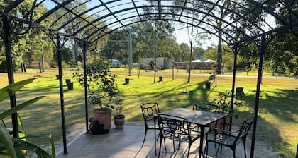 Nestled at the Base of Toowoomba Range …A beautiful comfortable rural cottage .