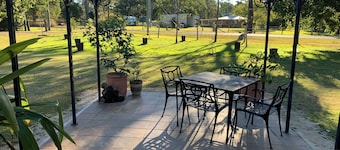 Nestled at the Base of Toowoomba Range …A beautiful comfortable rural cottage .