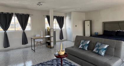 Encantador Estudio Céntrico con Terraza Privada