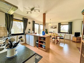 Geladeira, micro-ondas, fogão, lava-louças