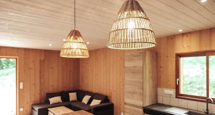 Chalet avec jaccuzi intérieur proche de Montignac-Lascaux