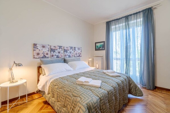 1 bedroom, iron/ironing board, bed sheets