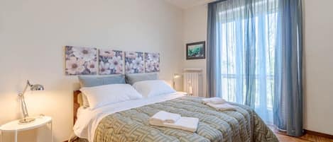 1 bedroom, iron/ironing board, bed sheets