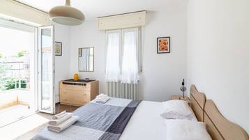 1 camera, ferro/asse da stiro, Wi-Fi, lenzuola