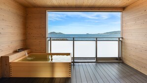 A wooden sauna with a view of the sea. - genkairyokan (Munakata)