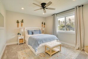 Interior - Spacious Donnelly Family Home w/ Private Hot Tub! (Donnelly)