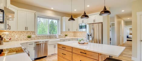 House (4 Bedrooms) | Interior