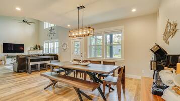 House (4 Bedrooms) | Interior