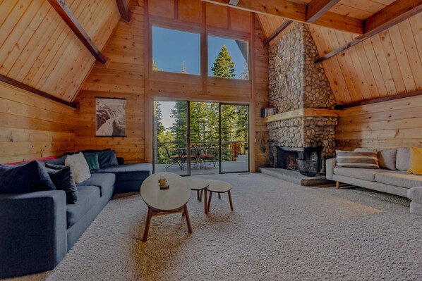 Televisión, chimenea